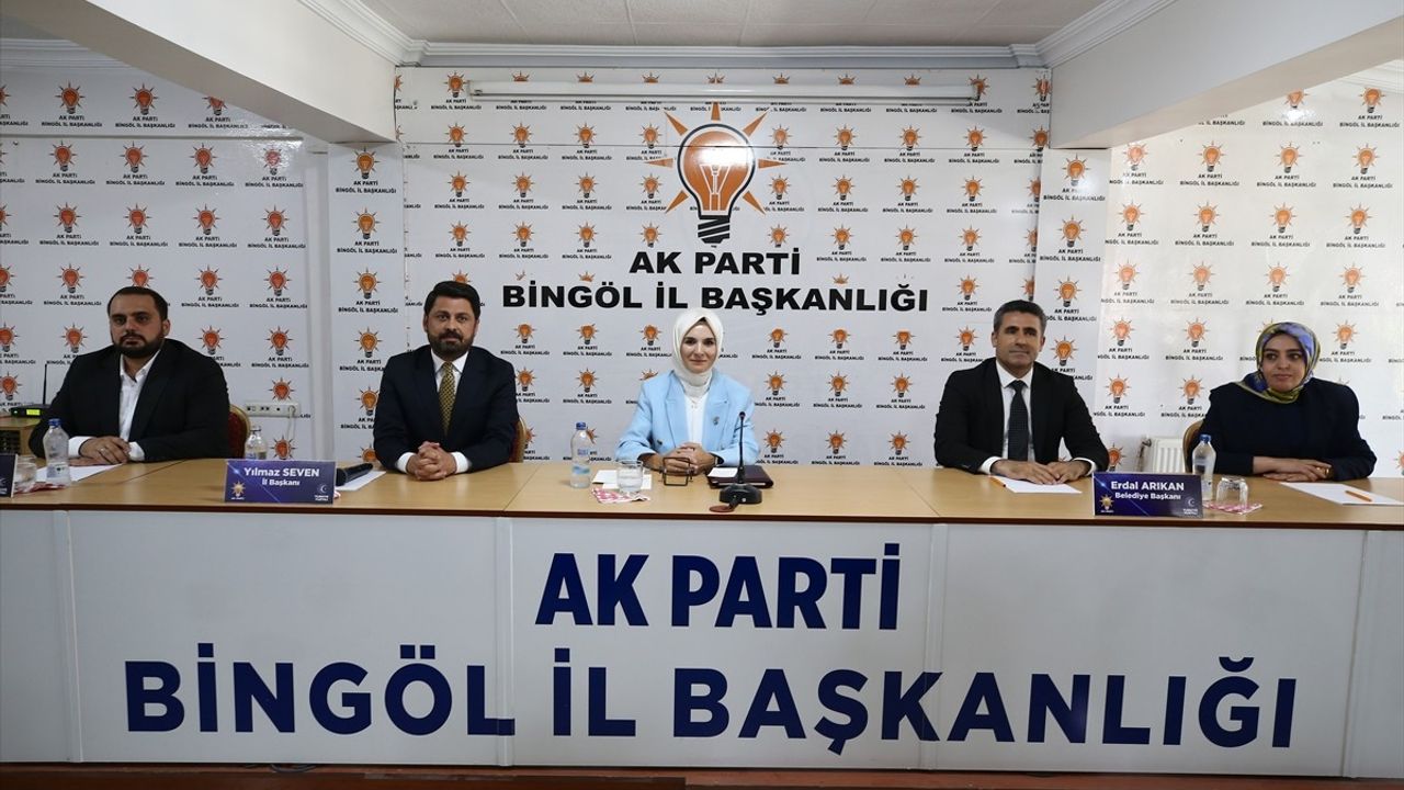 Bakan Göktaş Evlenecek Gençlere Destek Verdi