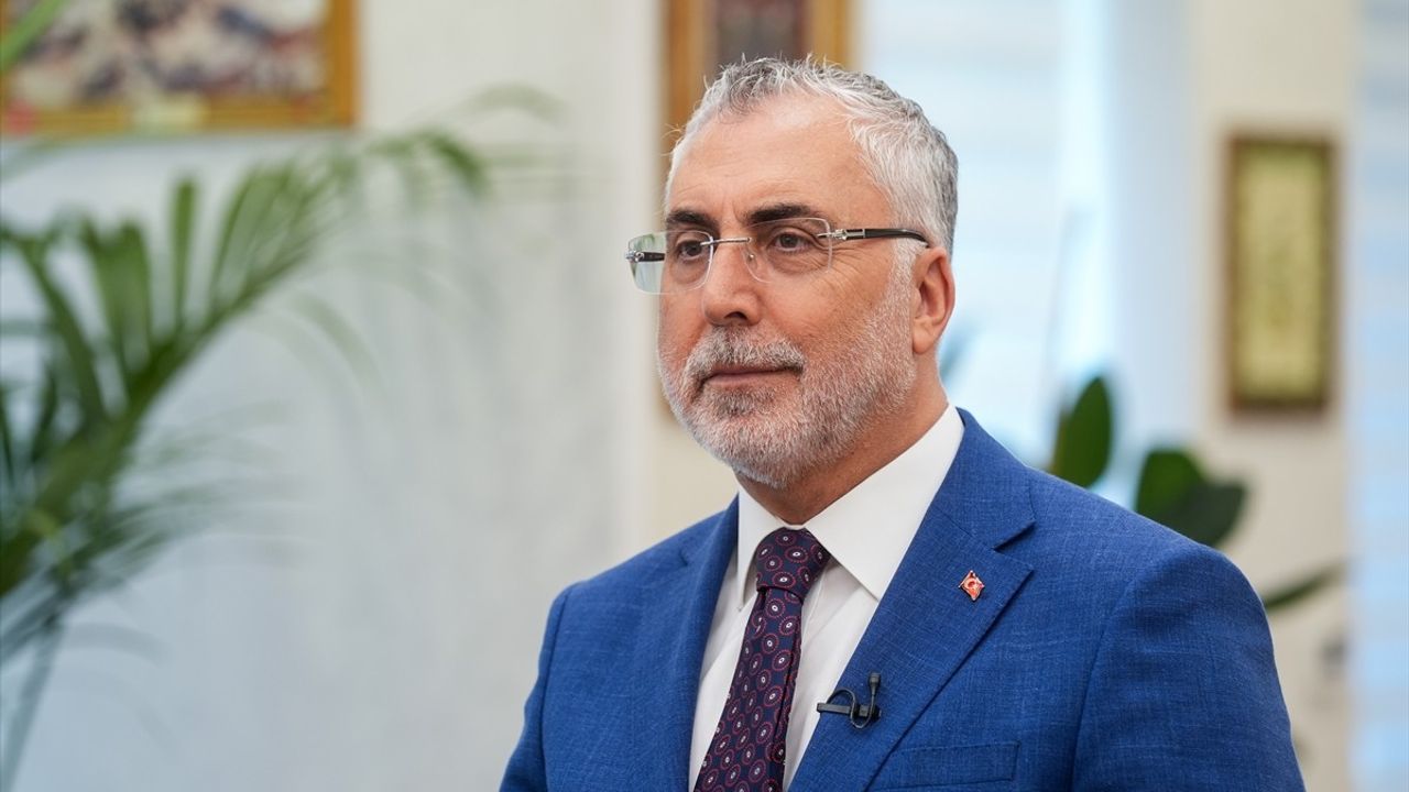 Bakan Işıkhan: Enflasyona Ezdirilmeyecek Kamu Çalışanları