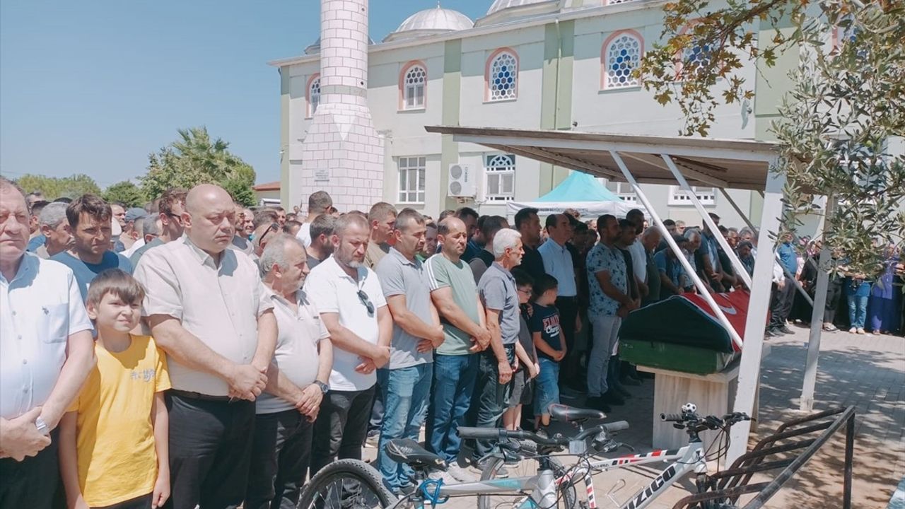 Balıkesir'deki Fabrika Yangınında İki İşçi Hayatını Kaybetti