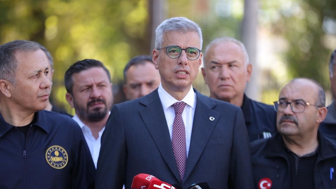 Balıkesir Sındırgı'daki Depremin Ardından Sağlık Bakanı Açıklamalarda Bulundu