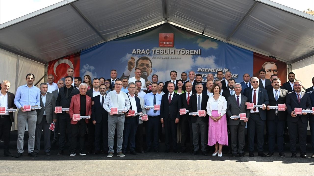 Belediyelere Yeni Araç Desteği: 54 Araç 53 Belediyeye Hibe Edildi