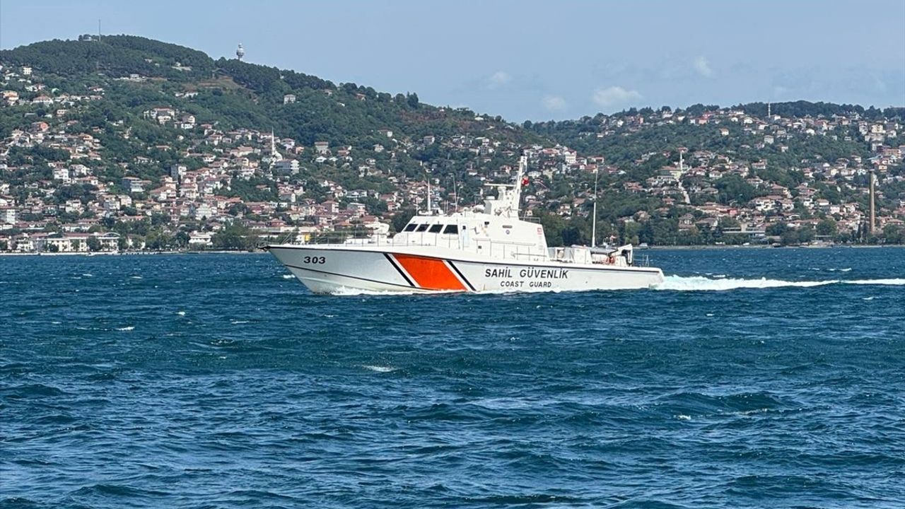 Beykoz Açıklarında Tekne Alabora Oldu: Arama Çalışmaları Devam Ediyor