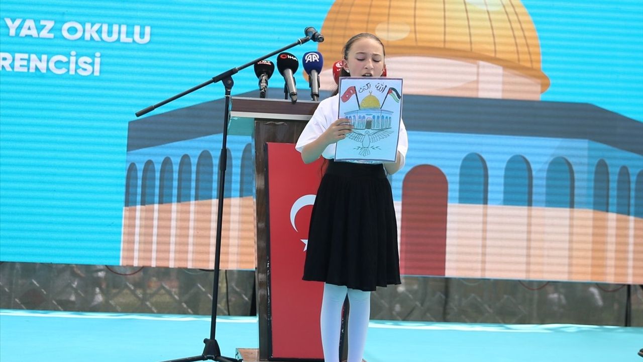 Bilal Erdoğan'dan Yaz Okulları Kapanışında Vatanseverlik Vurgusu