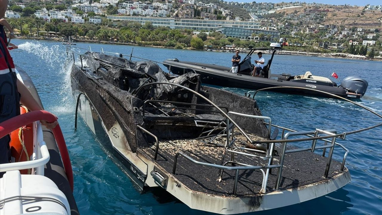 Bodrum'da Tekne Yangını: Hasar ve Kurtarma Operasyonu