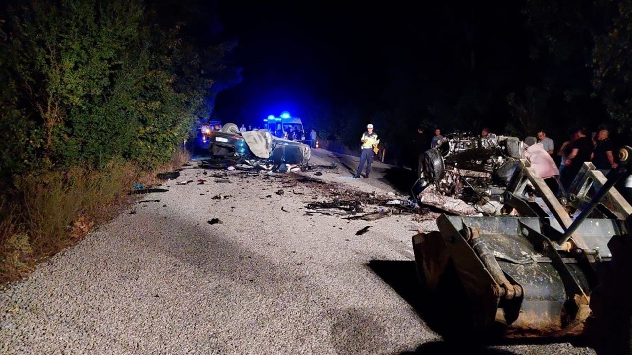 Çanakkale'deki Feci Kaza: 6 Hayatını Kaybetti