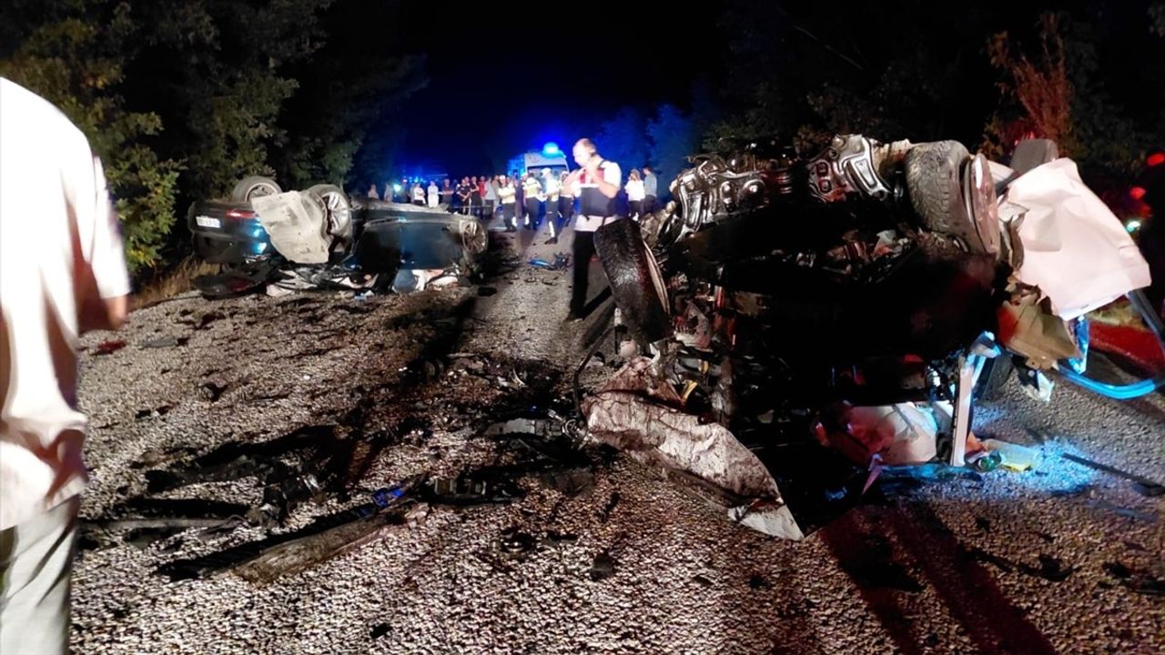 Çanakkale Trafik Kazası: Edirne'de İki Cenaze Töreni Düzenlendi