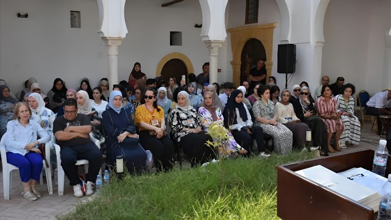 Cezayir'de TİKA'nın Ebru ve Hat Sanatı Eğitimi Sertifika Töreni Düzenlendi