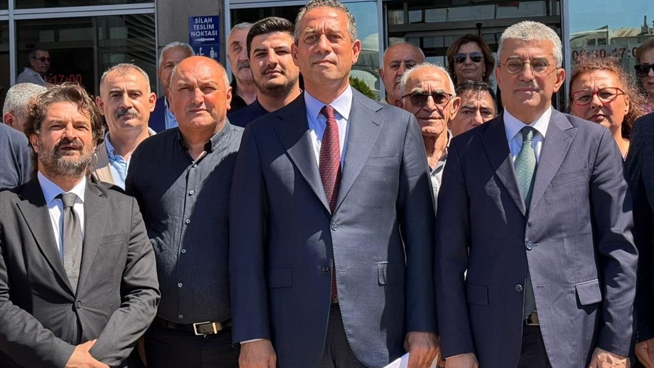 CHP'den İstanbul Adalet Sarayı'nda Yolsuzluk Soruşturmaları Üzerine Açıklama