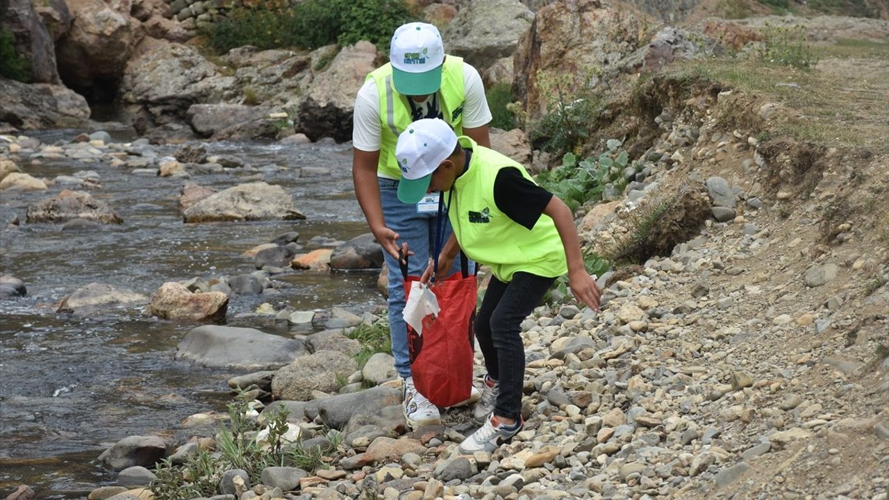 Çocuklardan Örnek Davranış: İki Kardeş Çevre Müfettişi Oldu
