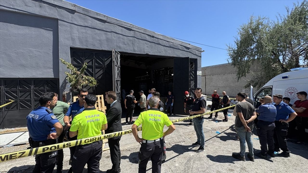Çorum'da Anne ve Oğul Atık Yağ Tankına Düşerek Hayatını Kaybetti