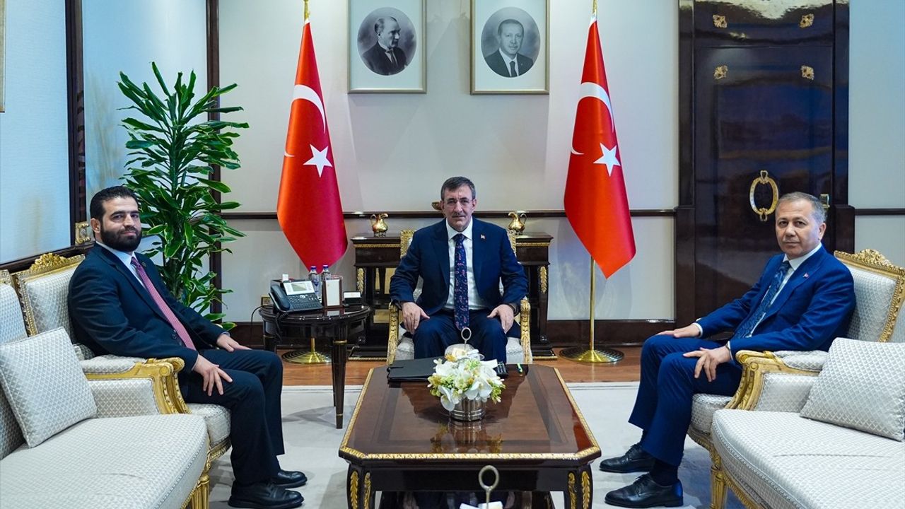 Cumhurbaşkanı Yardımcısı Yılmaz, Suriye İçişleri Bakanı Hattab ile Görüştü