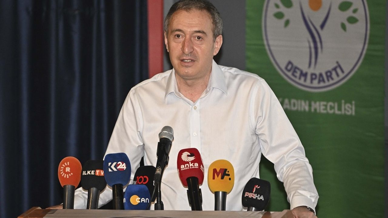DEM Parti Eş Genel Başkanı Bakırhan, STK Temsilcileri ile Buluştu