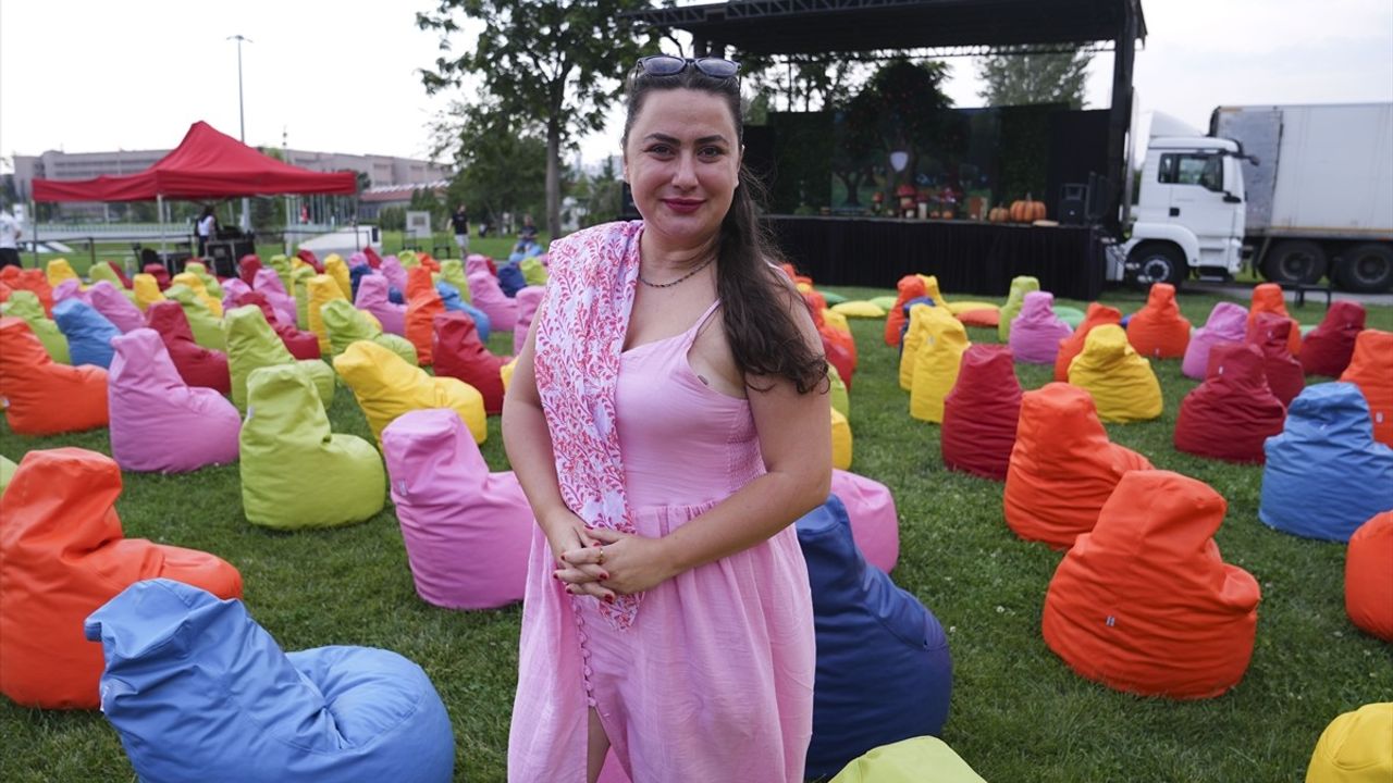 Devlet Tiyatroları Kamyon Tiyatrosu Yaz Sezonunu Açtı