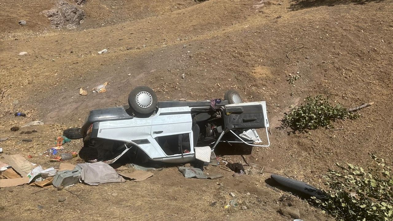 Diyarbakır'da Otomobil Devrildi: 8 Yaralı