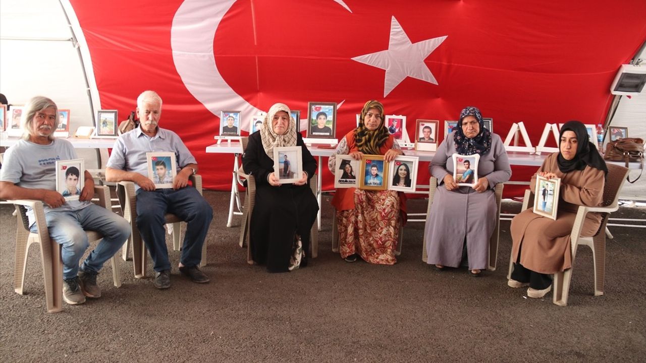 Diyarbakırlı Annelerin Evlat Nöbeti Devam Ediyor
