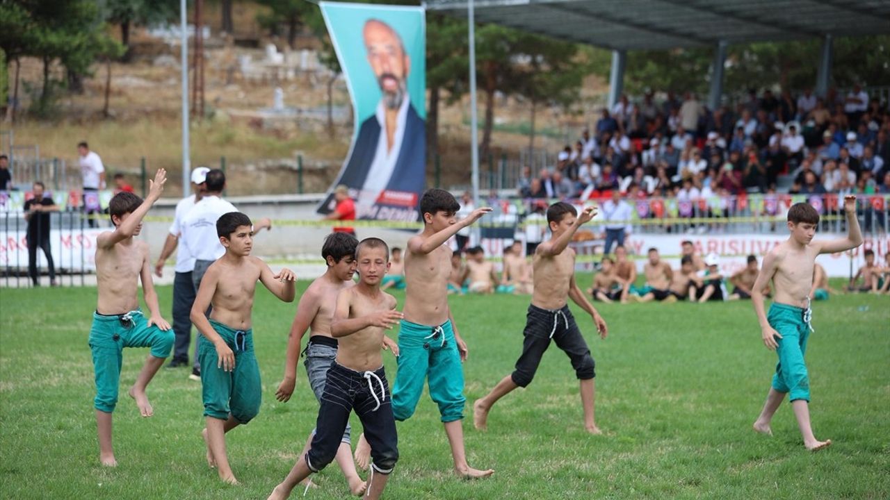 Doğanşar 56. Ahmet Ayık Karakucak Güreşleri Başladı