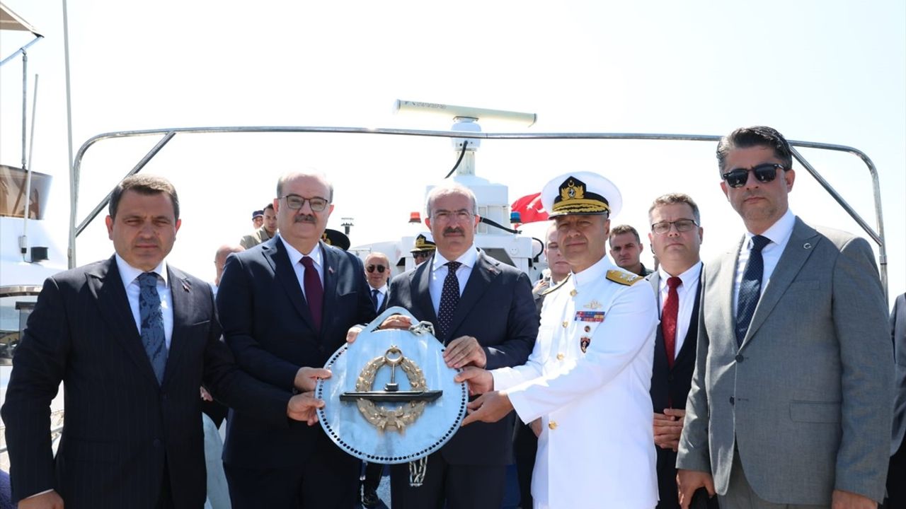 Dumlupınar Şehitleri İçin Saygı Dalışı