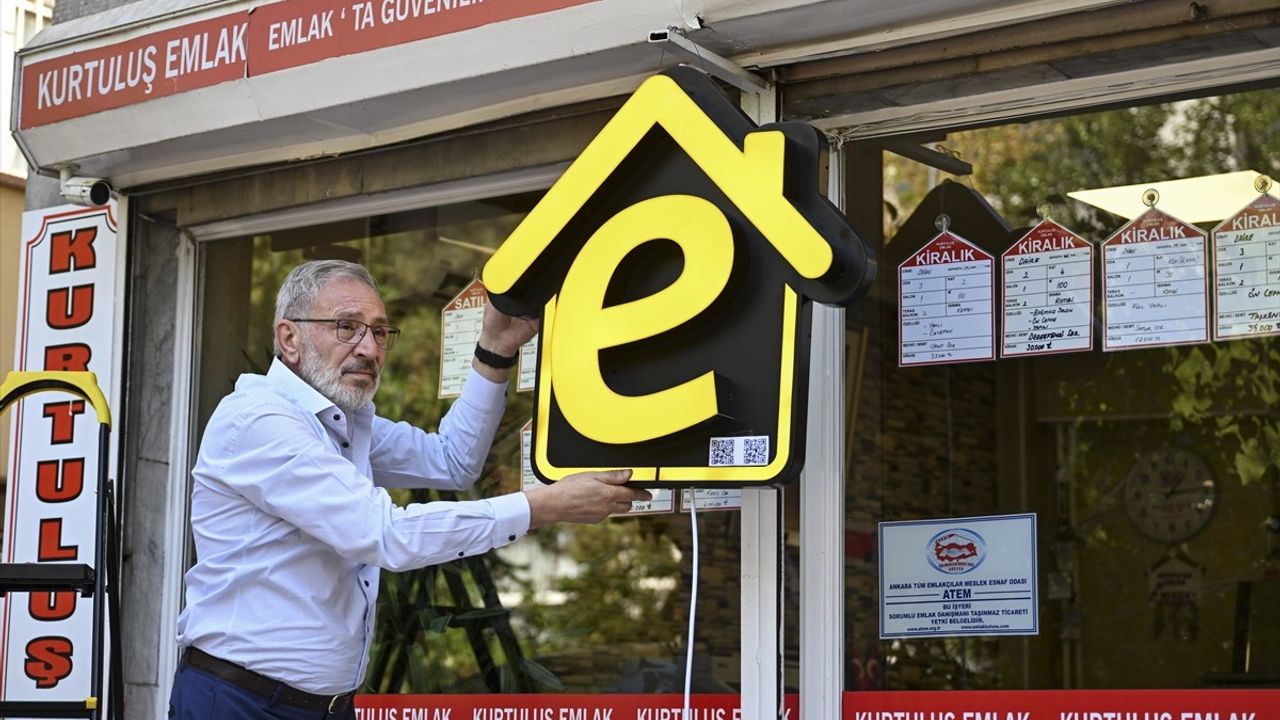Emlak Ofislerine 'e' Tabelası Asılmaya Başlandı