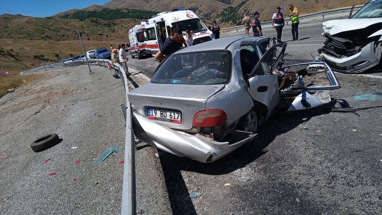 Erzincan'da Feci Kaza: 3 Ölü, 6 Yaralı