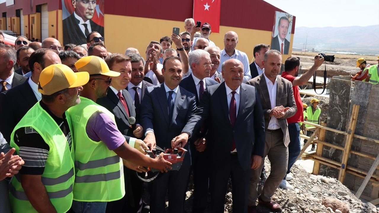 Erzincan'da Temel Atma Töreni: Türkiye Ekonomisi Büyüyor