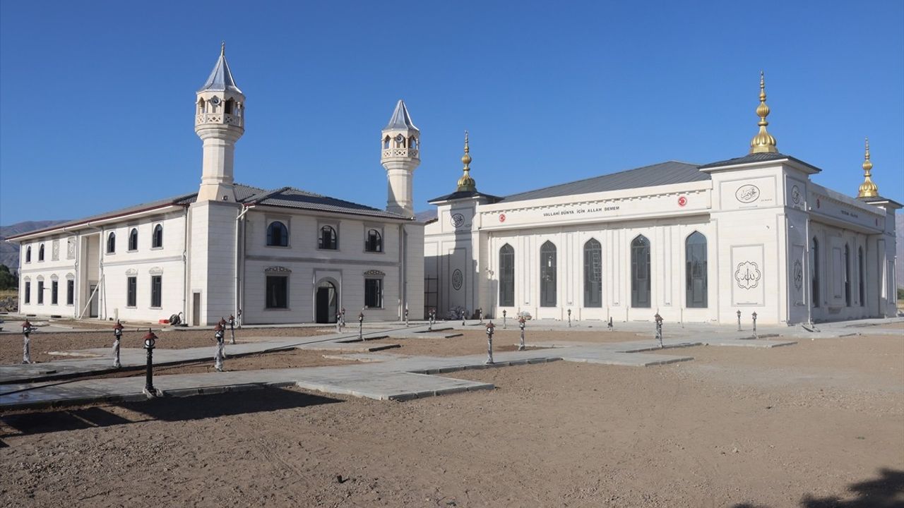 Erzincan'da Terzibaba Külliyesi Açılıyor