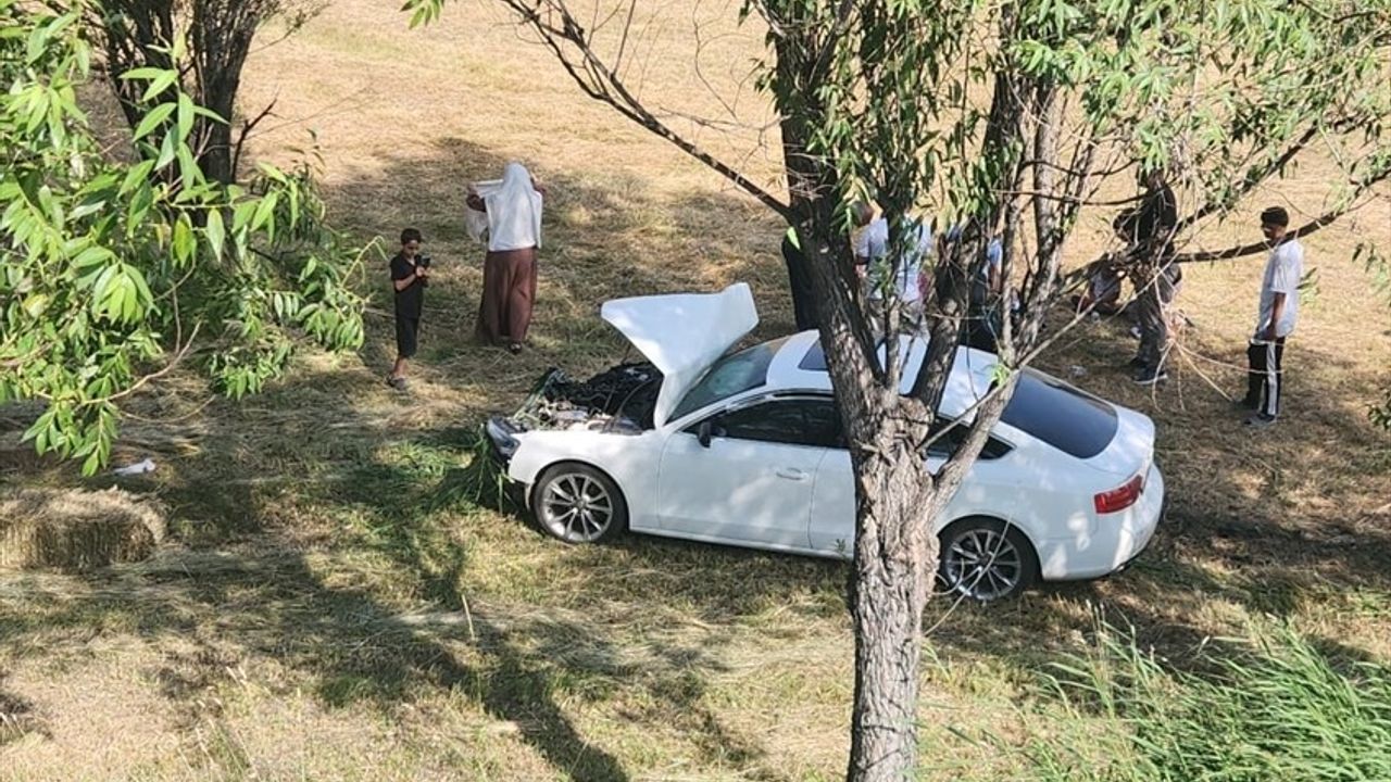 Erzurum'da Otomobil ile Kamyonet Çarpıştı: 6 Yaralı