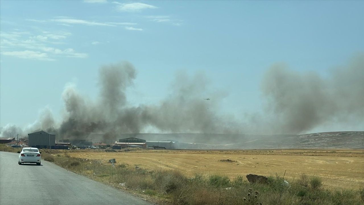 Eskişehir'de Geri Dönüşüm Tesisinde Yangın Çıktı