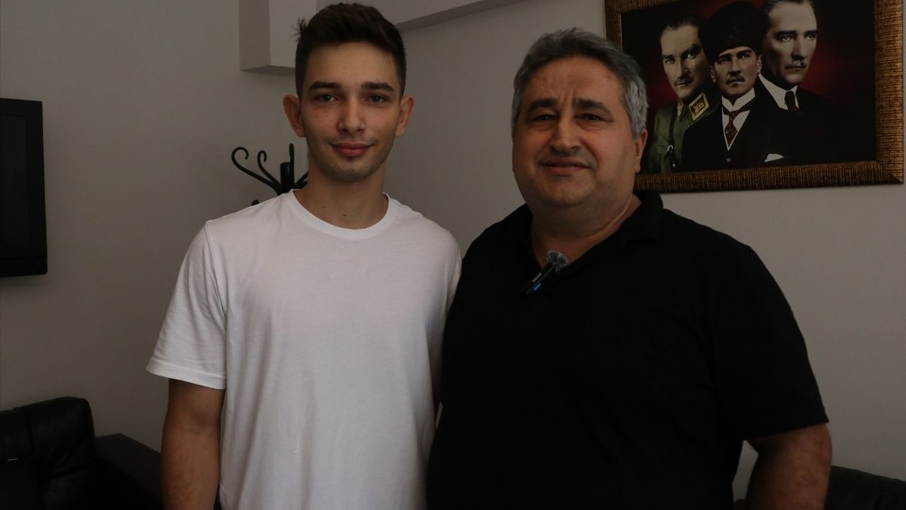 Genç Avukat Adayının Hukuk Fakültesi Mücadelesi