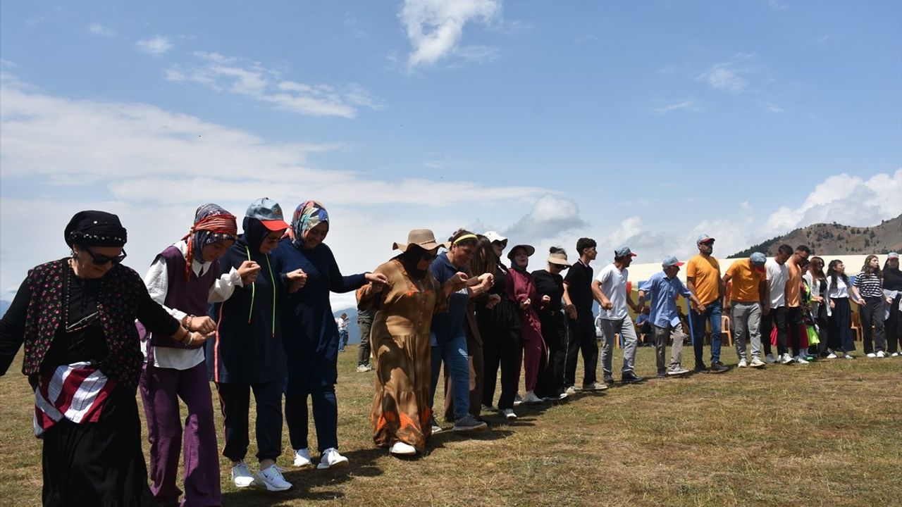 Gümüşhane'de Saranoy Yaylası Şenliği Coşkusu