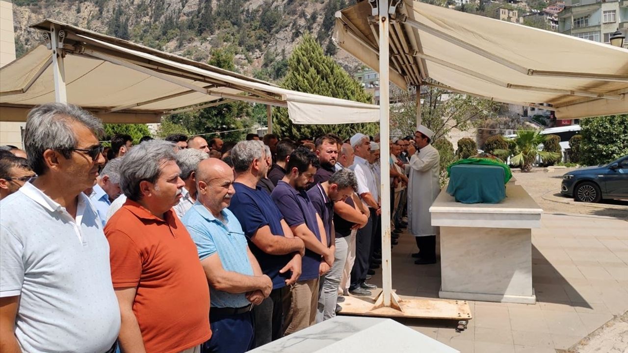 Hatay'da Kaza: 3 Hayatını Kaybetti, Cenazeleri Defnedildi