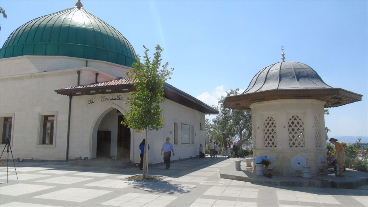 Hz. Ukkaşe Türbesi Yeniden Ziyarete Açıldı