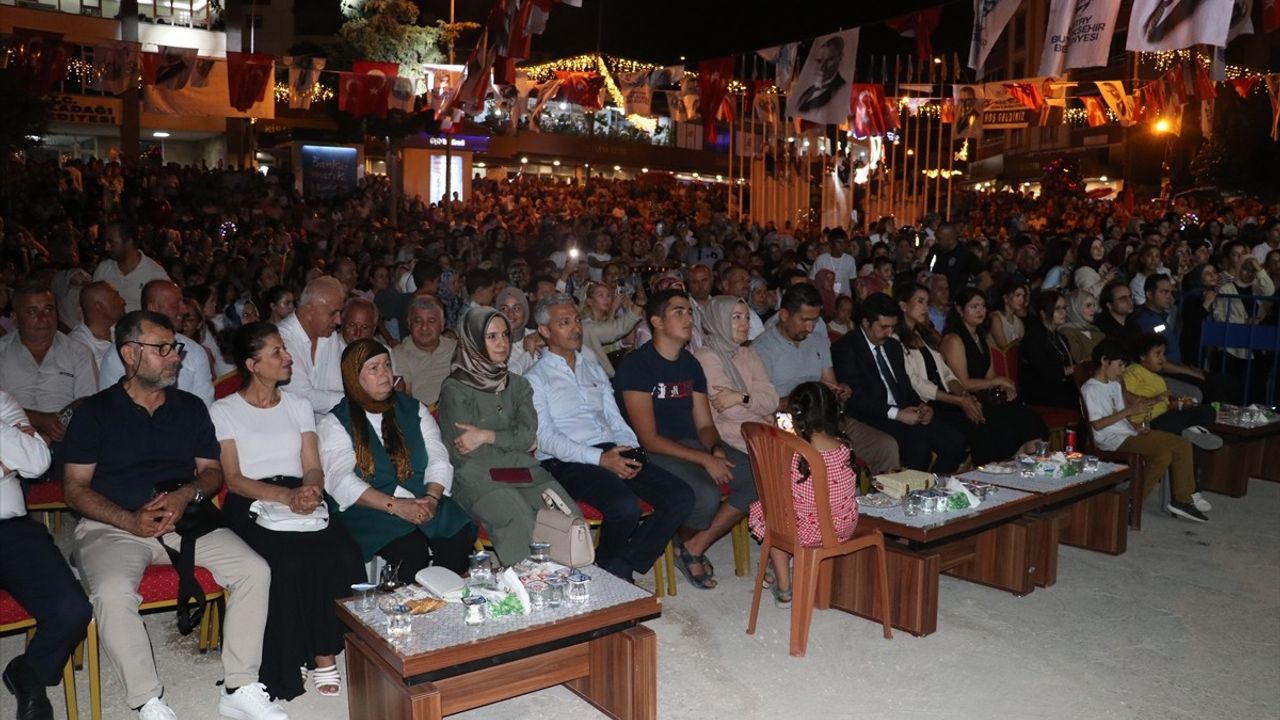 İlyas Yalçıntaş Hatay'da Coşkulu Bir Konser Verdi