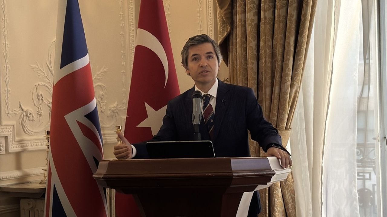 İngiltere'de 30 Ağustos Zafer Bayramı Kutlaması