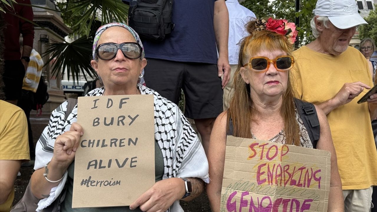 İngiltere'de 'Palestine Action' Destek Eylemi: Çok Sayıda Gözaltı