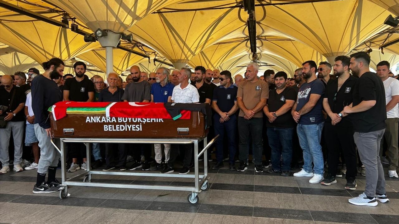 İşitme Engelli Milli Hentbolcu Cem Denli Son Yolculuğuna Uğurlandı
