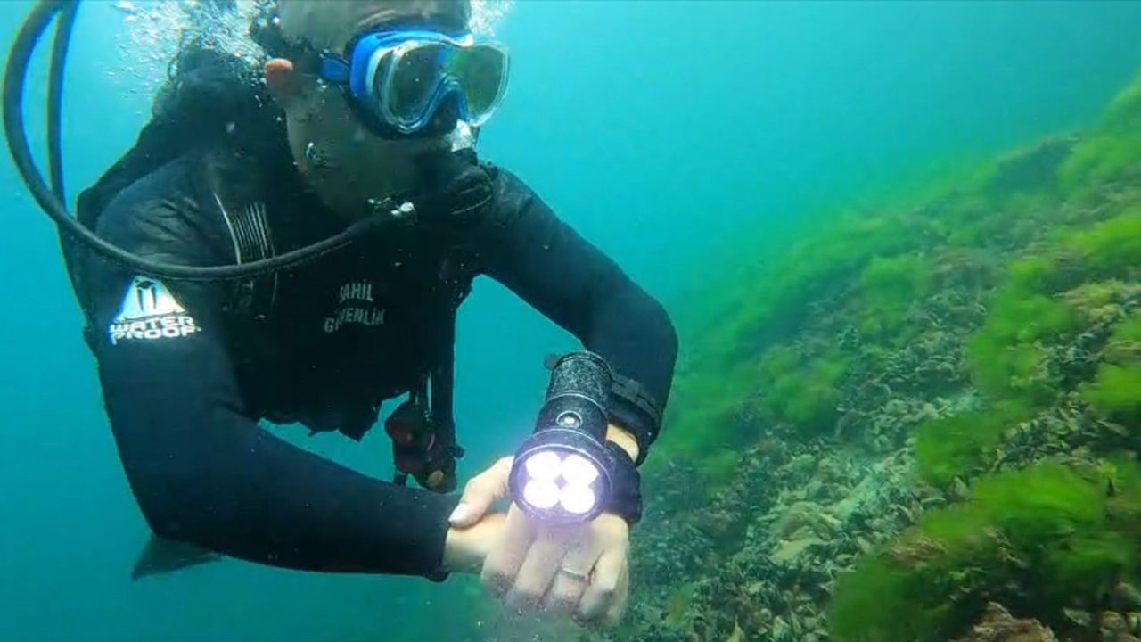 İstanbul Boğazı'ndaki Rus Yüzücü Arama Çalışmaları Devam Ediyor