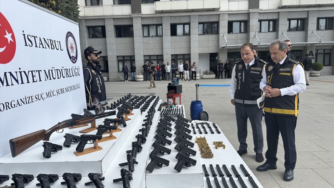 İstanbul'da Suç Çetelerine Yönelik Büyük Operasyon: 11 Tutuklama