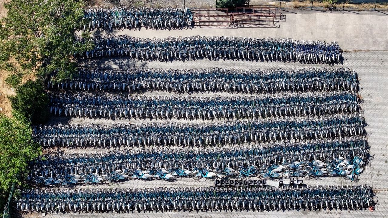 İstanbul'daki İSBİKE Bisiklet Sorunu: Atıl Durumda Bekleyen Yüzlerce Araç