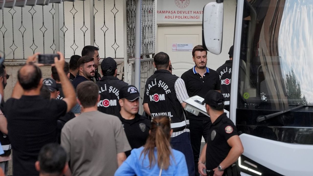 İstanbul'daki Suç Örgütü Operasyonunda 25 Zanlı Adliyeye Sevk Edildi