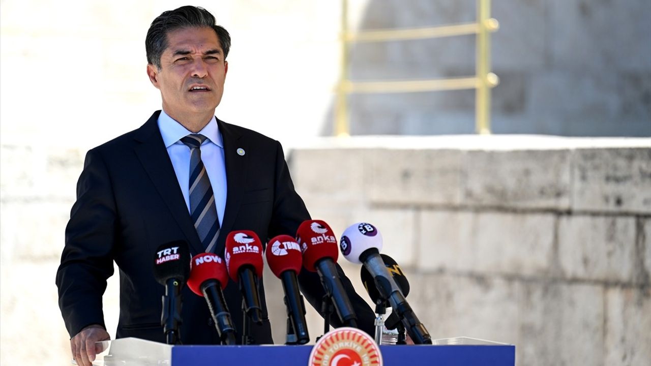 İYİ Parti'den Memur Zammı Eleştirisi