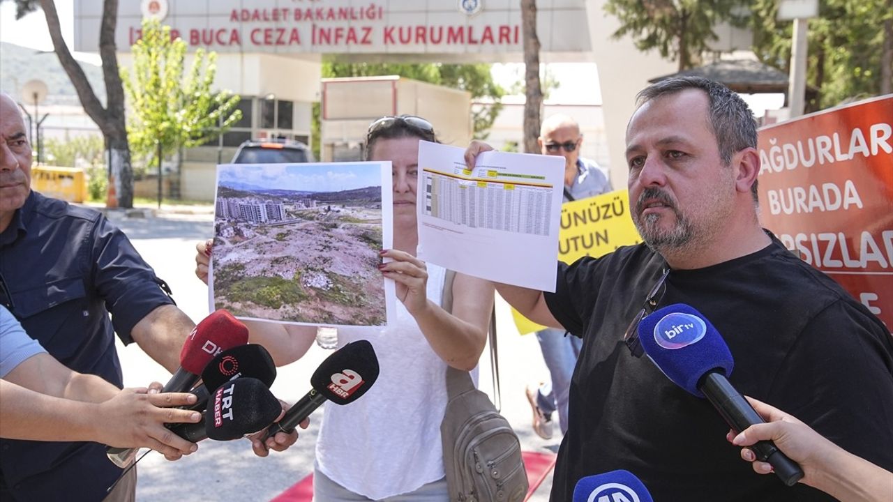 İzmir'de Kooperatif Mağdurlarından Anlamlı Eylem