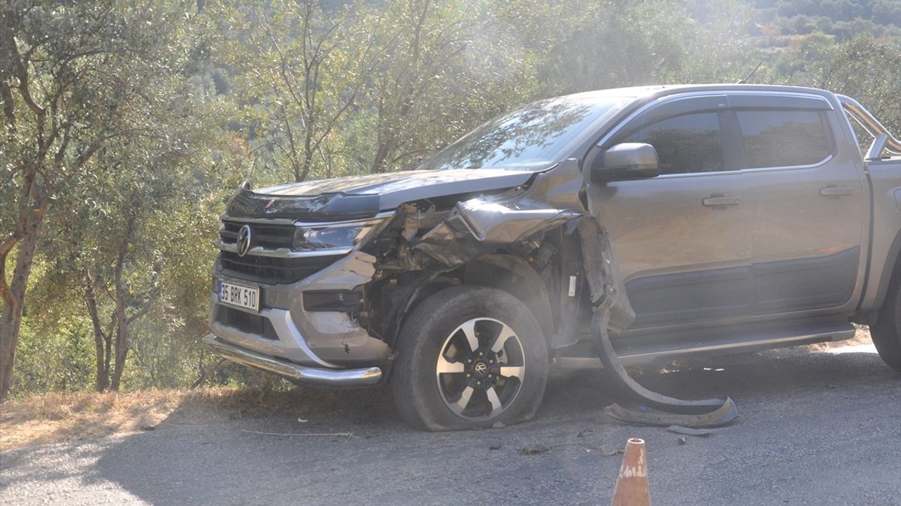 İzmir'de Motosiklet ve Pikap Kazası: 1 Kayıp, 1 Yaralı