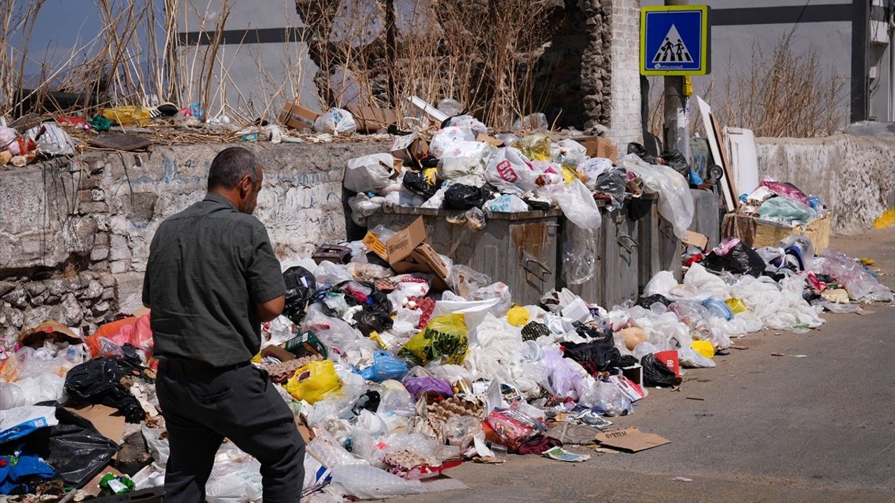 İzmir'deki Çöp Sorunu: Vatandaşların Tepkileri Artıyor
