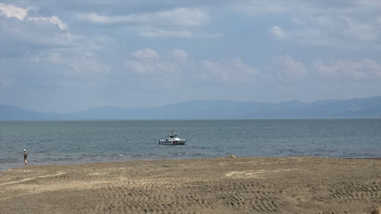 İznik Gölü'nde Kaybolan 6 Yaşındaki Çocuğun Cenazesi Bulundu