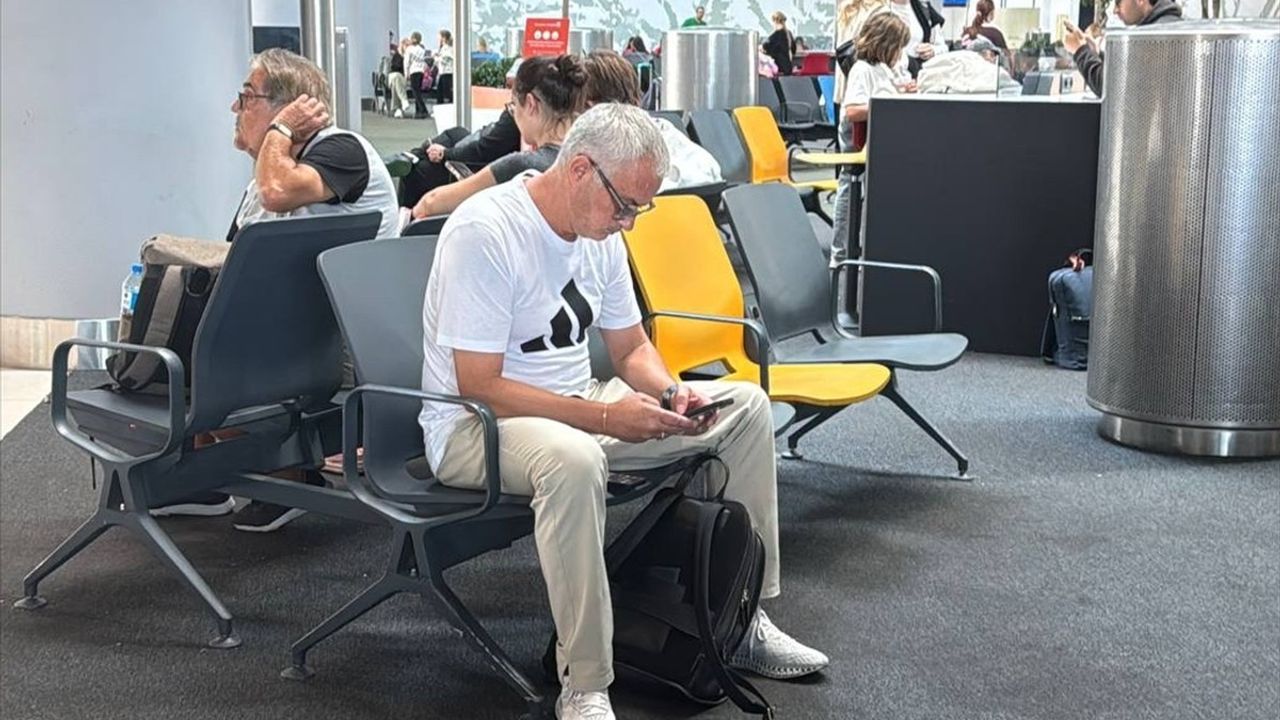 Jose Mourinho İstanbul'dan Ayrıldı