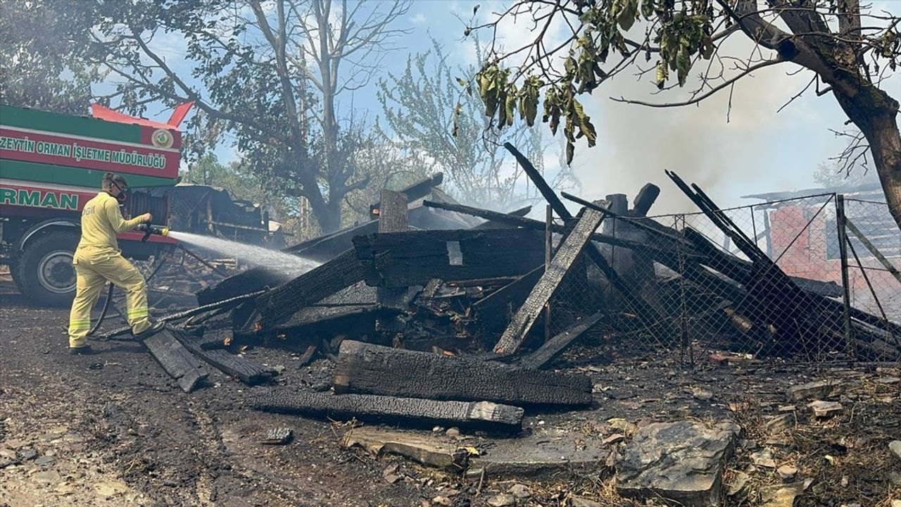 Kastamonu'da Yangın: Evin ve Ahırın Kullanılamaz Hale Gelmesi