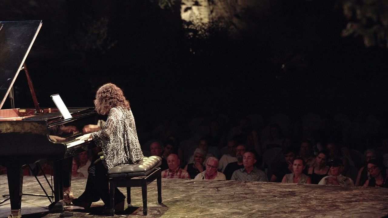 Katya Apekisheva, Gümüşlük Müzik Festivali'nde Büyüledi