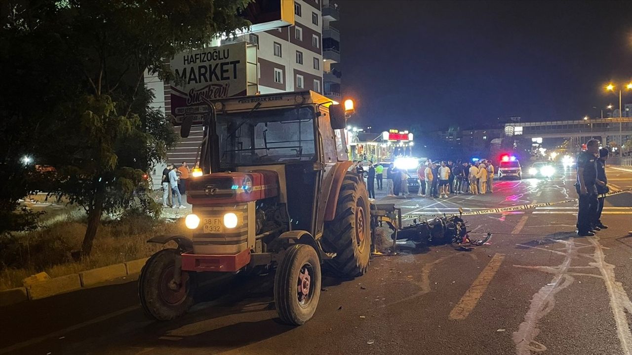 Kayseri'de Motosiklet Traktörle Çarpıştı: Bir Hayat Kaybı