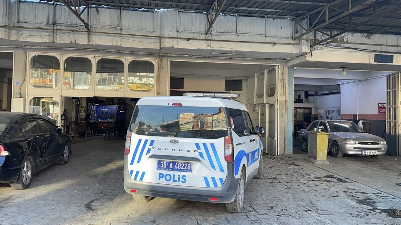 Kayseri'de Oto Tamirhanesinde Silahlı Kaza