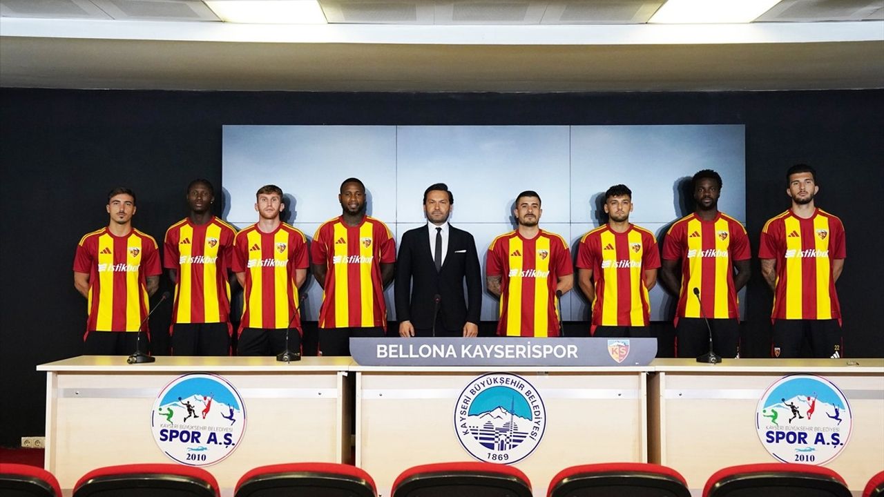 Kayserispor Yeni Transferlerini Tanıttı